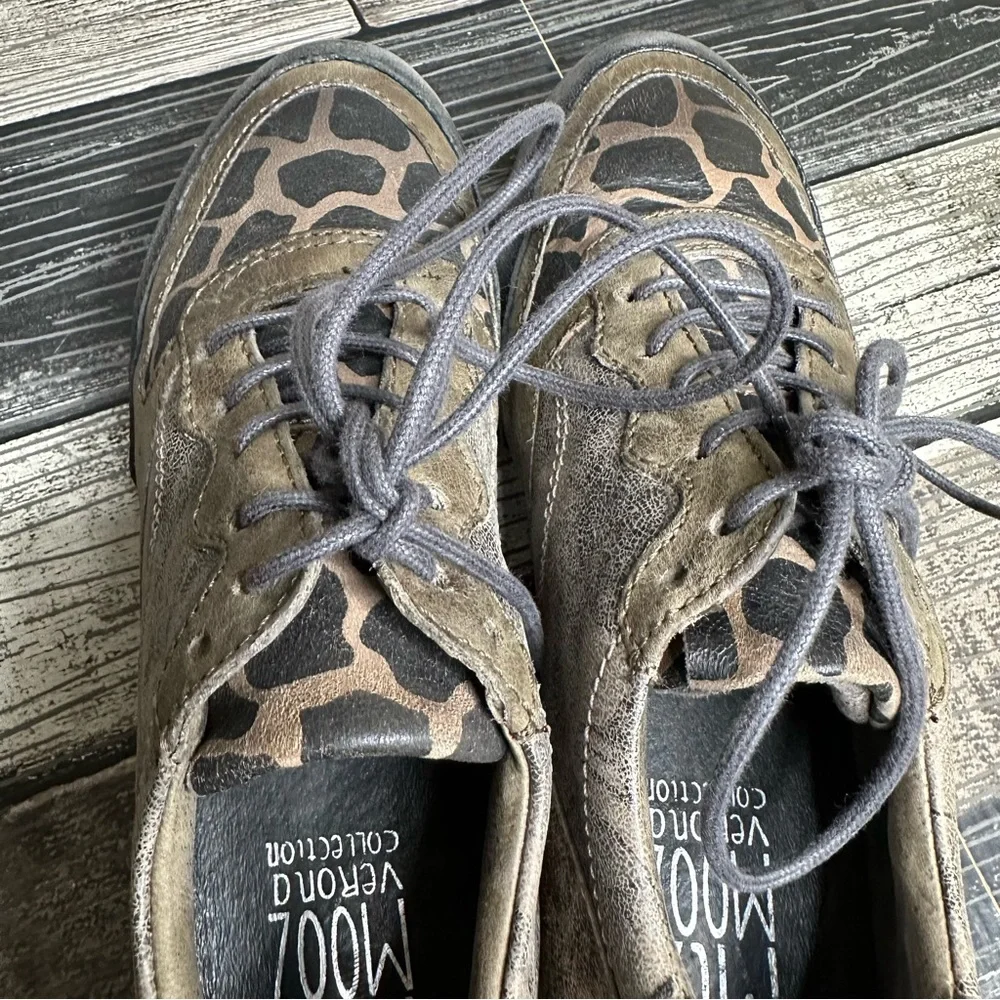 Miz Mooz Pericles Fashion Sneaker Women Size 38 7 Floral Print Casual Shoe Brown